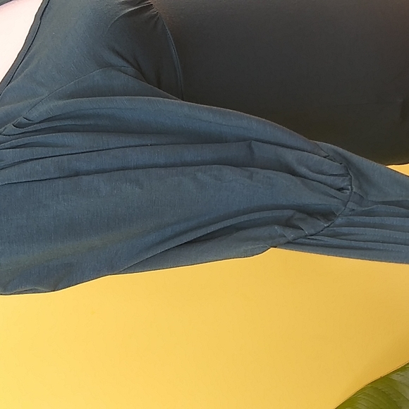 BCBGirls Green Blouse Size XS - Picture 10 of 13